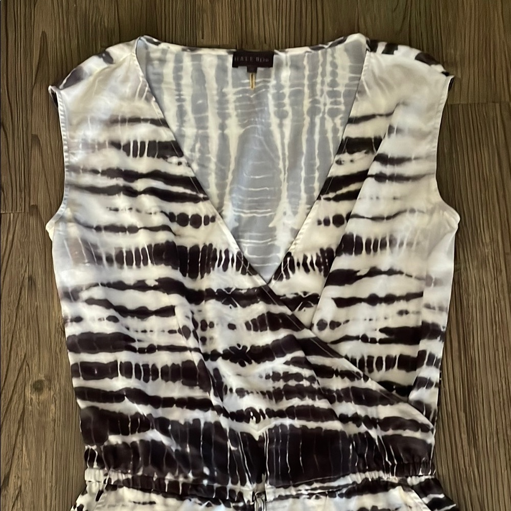 Earl Jeans Women's Black and White Tie-Dye Top